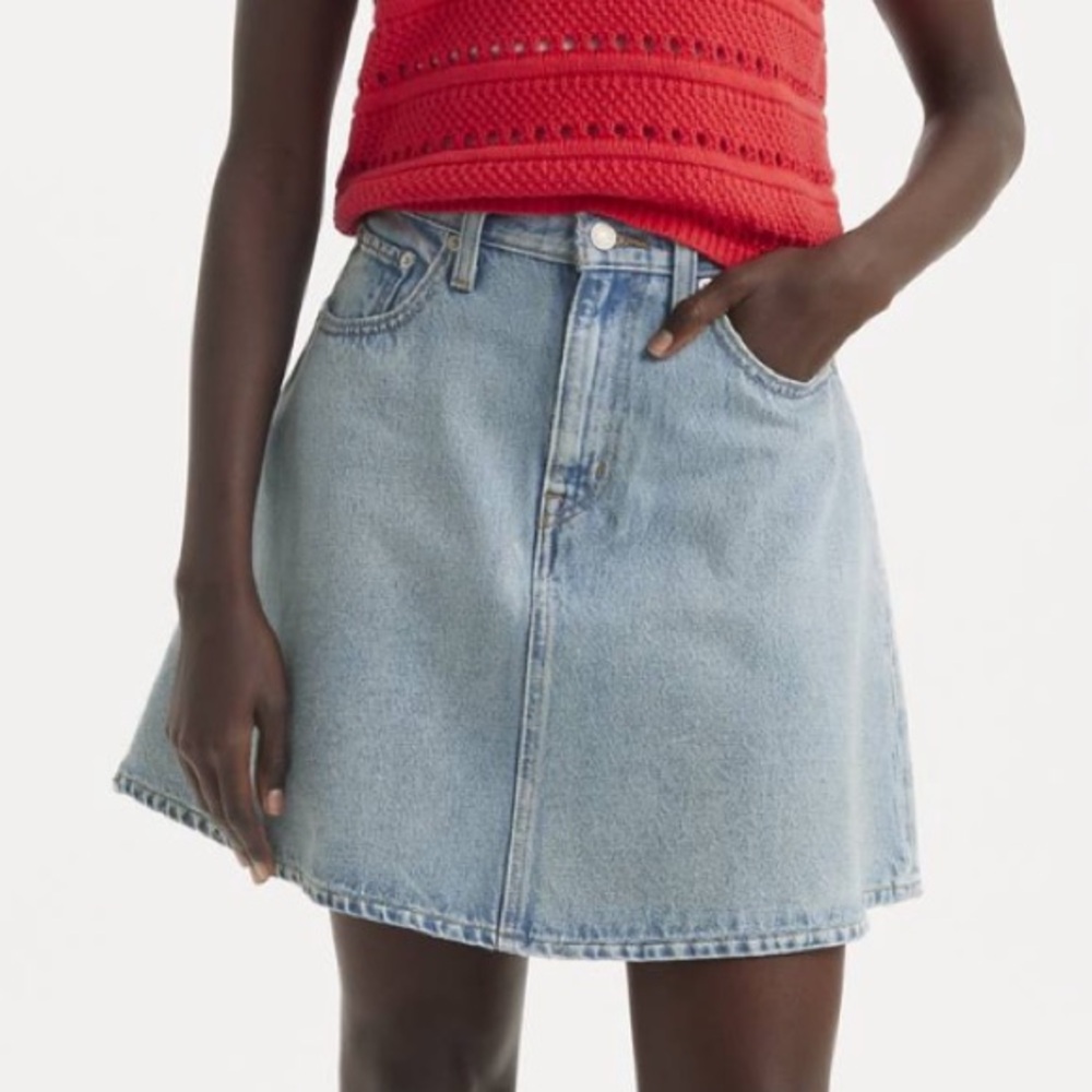 NWT Levi's Premium High-Rise A-Line Flounce Mini Denim Skirt Blue-Medium Wash 25 - Picture 4 of 15